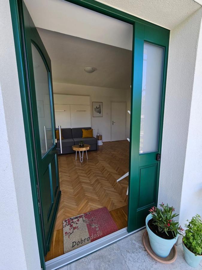 The Green Door Apartment Postojna Extérieur photo